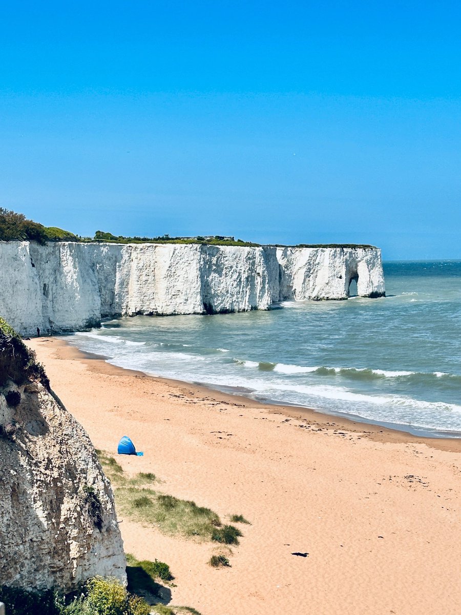friendszonez's tweet photo. A visit to Broadstairs Beach🏖🏝 https://t.co/1TLtXPf0Gw