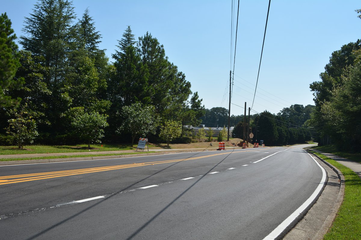 When students head back to .@HoochHappenings on Mon, they’ll find a new left turn lane on Taylor Rd. Since June, the City has worked diligently to get the project done for the start of school. Stay updated on project progress & sign up for alerts: bit.ly/2OL3ze4