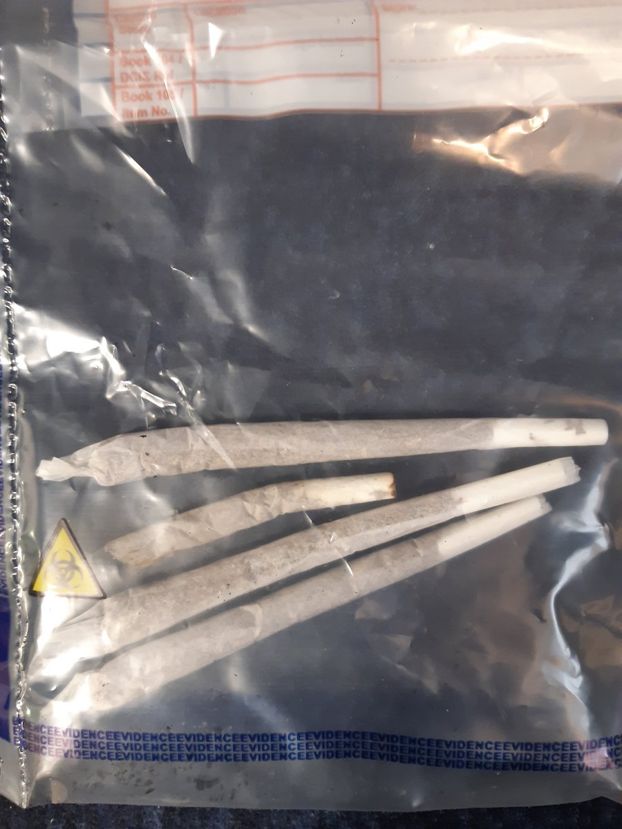 Petts Wood & Knoll SNT (@mpspettswood) on Twitter photo Local teams are out & about conducting foot & mobile patrols across our wards. Two males stopped & searched in Memorial Gardens in Petts Wood. One male given community resolution for possession of cannabis.
#PC1855SN👮
<a href="/MPSFarnCroft/">Farnborough & Crofton Police</a>
<a href="/MPSChelsfield/">Chelsfield Police</a> Local teams are out & about conducting foot & mobile patrols across our wards. Two males stopped & searched in Memorial Gardens in Petts Wood. One male given community resolution for possession of cannabis.
#PC1855SN👮
<a href="/MPSFarnCroft/">Farnborough & Crofton Police</a>
<a href="/MPSChelsfield/">Chelsfield Police</a>