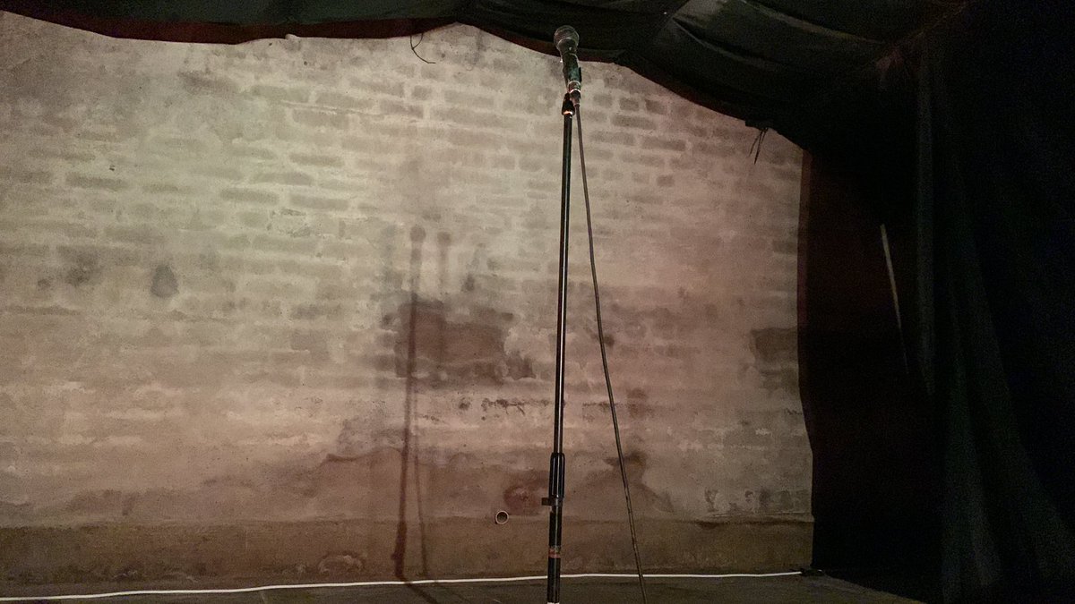 The_Q_R's tweet photo. Fond memories of @gnatalieeee and #awkwardsexandthecity @Justthetonic last year. I doubt I’ll ever gift another giant dildo to a married performer ever again! https://t.co/uBgQClObOE