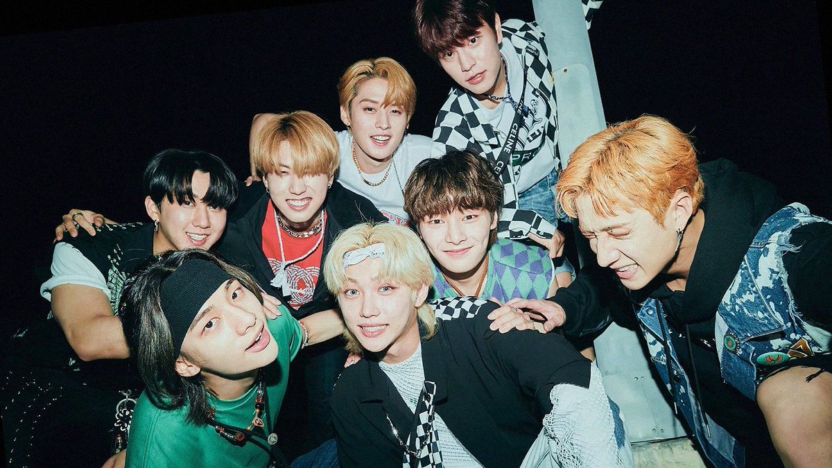 asixvqv's tweet photo. @vmas STRAY KIDS https://t.co/6qSk1DY3IR