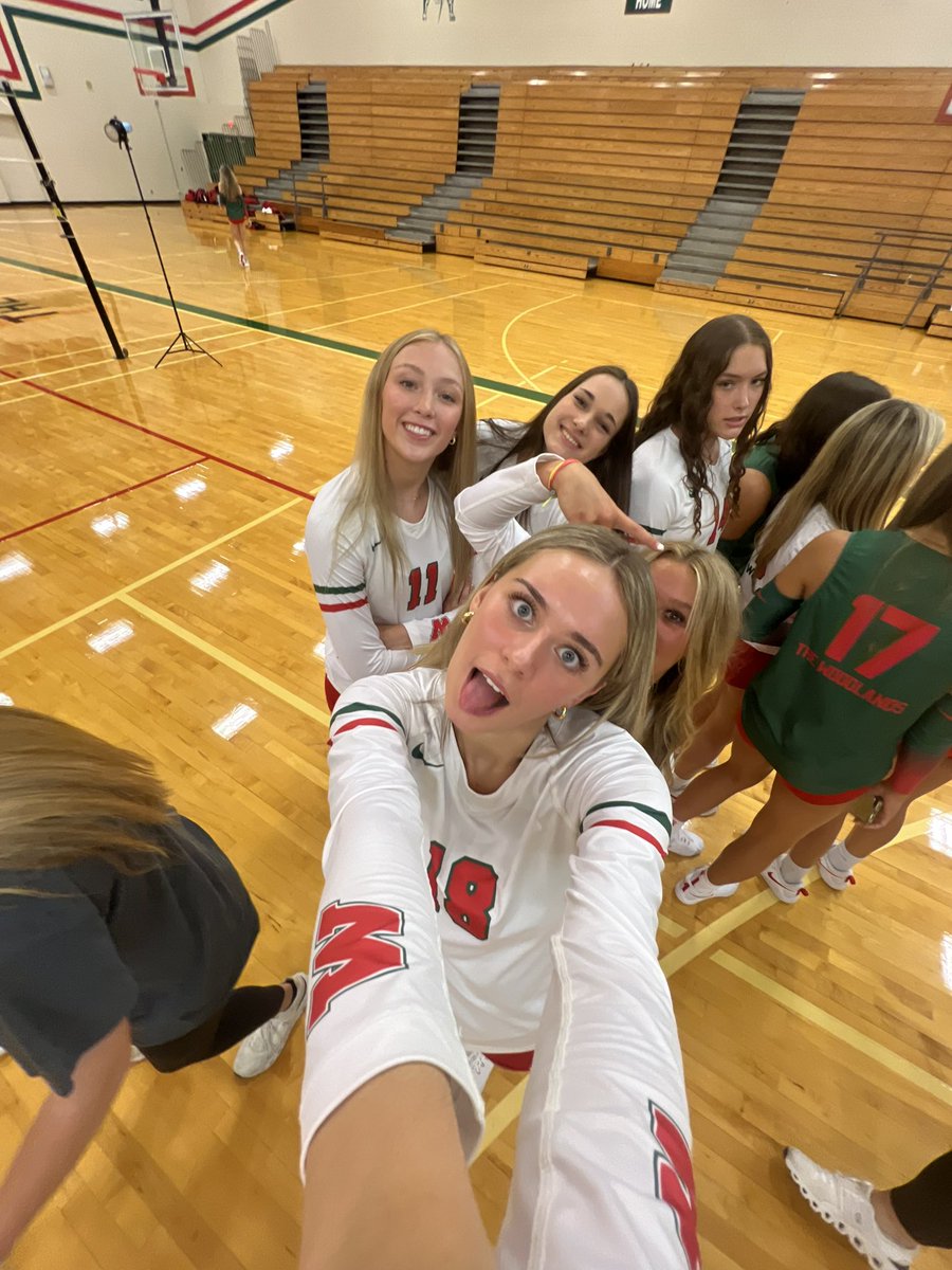 THE VYPE TOUR 🚎 CONTINUES 📸 

The Woodlands 🏐 was on another level… 

Stay Tuned….