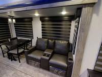 ❗2022 Arctic Wolf 291RL on sale! $65,995 + HST❗couples model fifth wheel trailer, 2 slides, sleeps 3-4
Dry weight: 8,320 lbs | Total length: 34' 6" | Financing weekly: $147 O.A.C.
globetrotter-rv.com/default.asp?pa… #GlobetrotterRV #2022Clearance #ArcticWolf