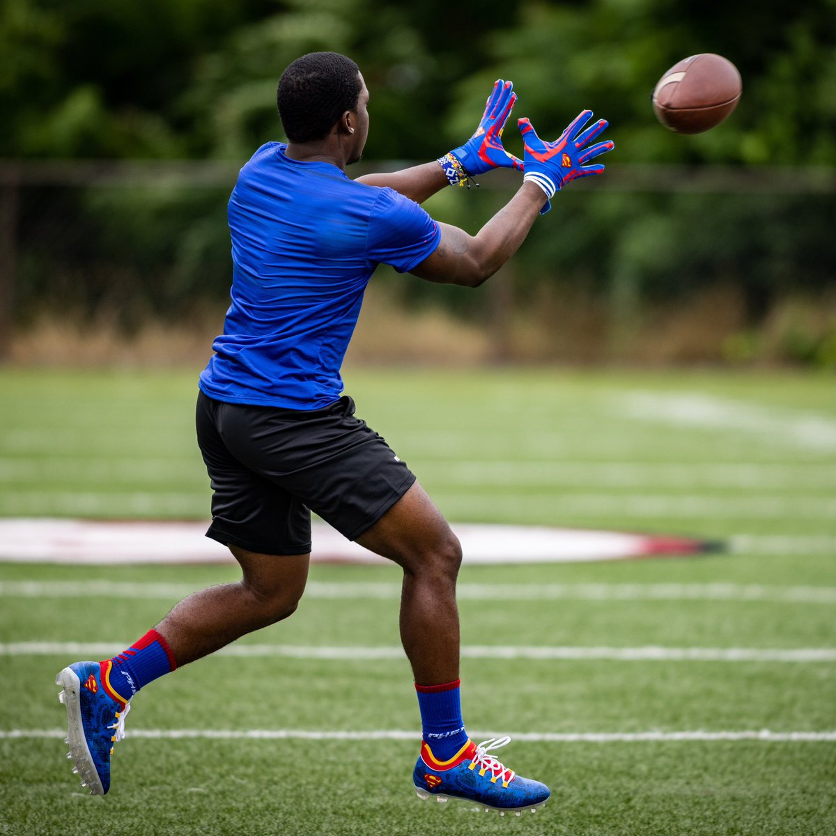 PhenomElite's tweet photo. We proudly welcome Kazarius “KZ” Adams, an up and coming offensive weapon from Georgia State University, as our newest endorsed Division 1 athlete.

#Phenom x #KZAdams #Superman #NIL https://t.co/Xt8gYnz9zI