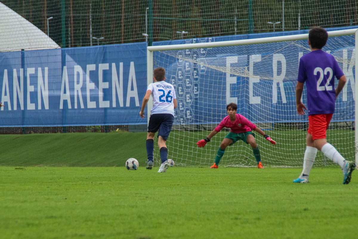 Palloliitto's tweet photo. Eilen päättyneen P13 Huuhkajaliigan 3. kierroksen voittajaksi nousi FC Espoo. Finaalissa kaatui Etelä United maalein 2-0. FC Espoo jatkaa syyskuun yläloppusarjaan tavoittelemaan paikkaa joulukuussa pelattavaan kansainväliseen turnaukseen. 

Tulokset⤵️
https://t.co/ZzG9YdDpGf https://t.co/pl0es1s7rW