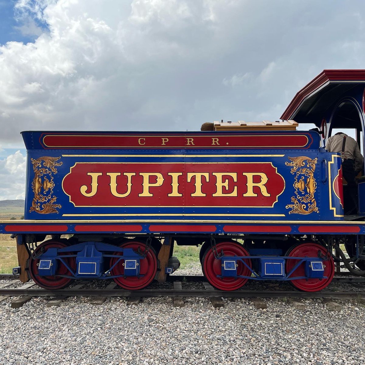 bastiaangerms's tweet photo. Railroad and Disney history: Ward Kimball painted these replica’s of the steam trains attending the Golden Spike ceremony on the 10th of May 1869 🚂.
https://t.co/MnUzOHfUND https://t.co/rqnPZZkzj1