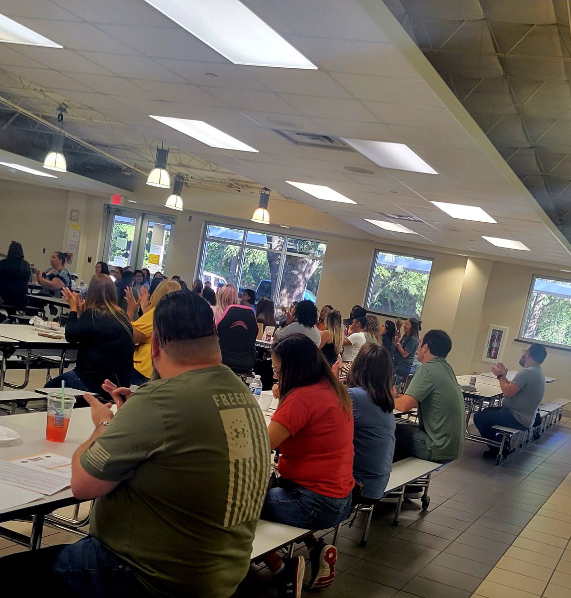 LaQuitaCarter2's tweet photo. @ReynoldsElem is on a roll! The energy in this room is unmatched. I am excited to welcome our staff back for an amazing year. It's GROW time!
#divinebydesign
#theexemplar
#opportunityculture
#firstyearprincipal
#firstyearassistantprincipal https://t.co/BDBGuFap9E