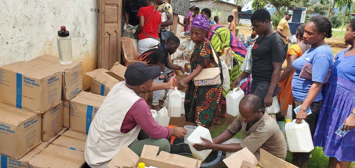 In the face of adversity, We remain committed to serving vulnerable populations. We are grateful to our #staff #volunteers who make  work possible even in the most difficult conditions. 
In partnership with <a href="/WFP_Cameroon/">WFP Cameroon</a>; rice, Beans, oil, salt were distributed at Dependa.