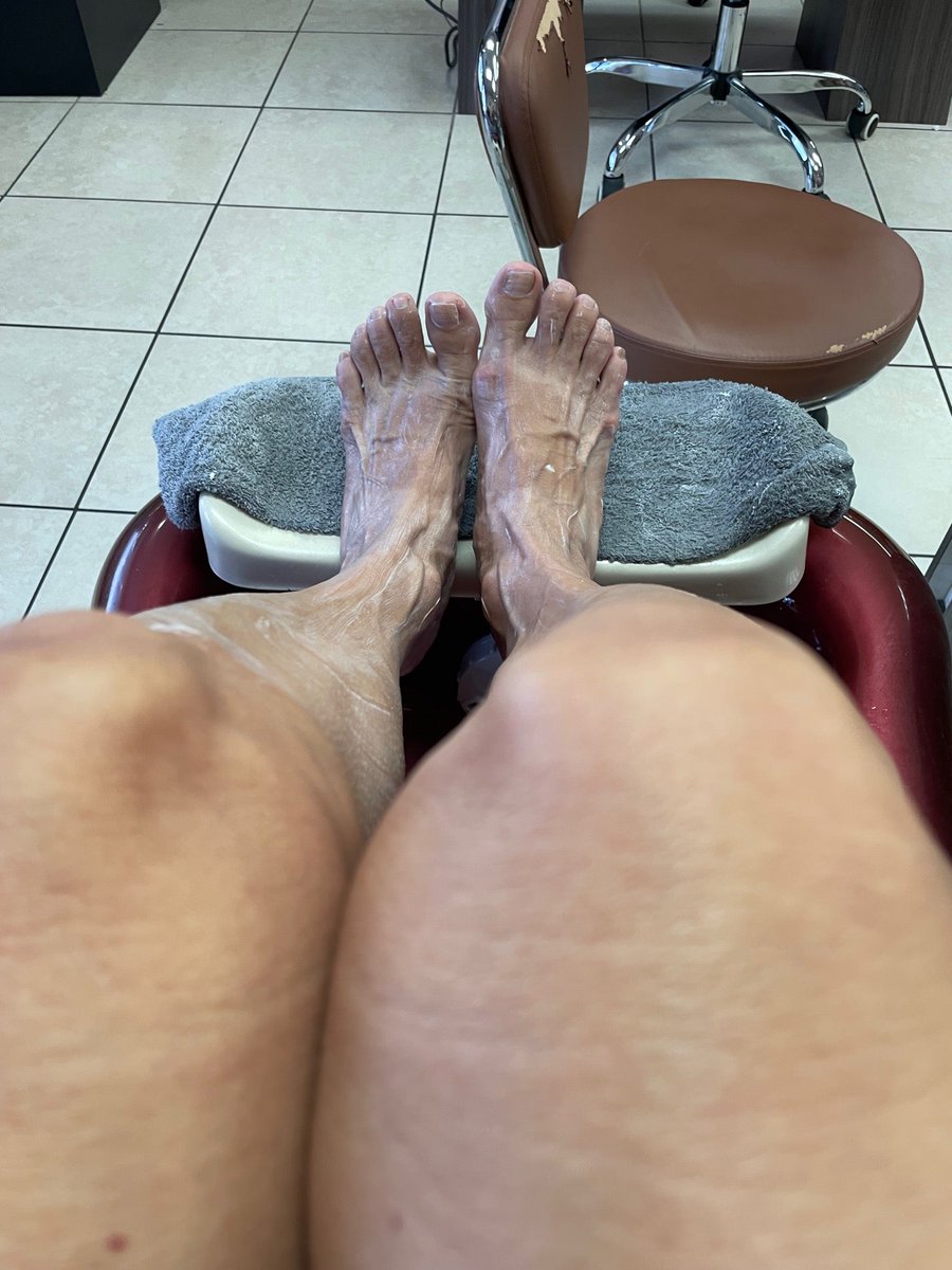 JeanMiller14's tweet photo. Time for a pedicure. (at @AllureNailsSpa in Tampa, FL) https://t.co/Cb9AGJwenO https://t.co/8R95flI2f6