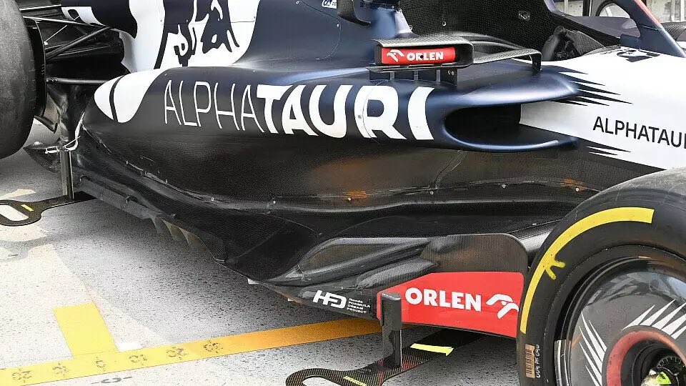 FastestPitStop's tweet photo. ⚠️ | If a deal is struck between AlphaTauri and Hugo Boss, the team would likely compete as 𝗛𝘂𝗴𝗼 𝗕𝗼𝘀𝘀 𝗕𝘂𝗹𝗹𝘀 𝗥𝗮𝗰𝗶𝗻𝗴.

There is even talk of Boss buying the entire Red Bull clothing brand AlphaTauri.

Current sponsor Orlen is also said to be interested in taking over the racing team by name.

#F1