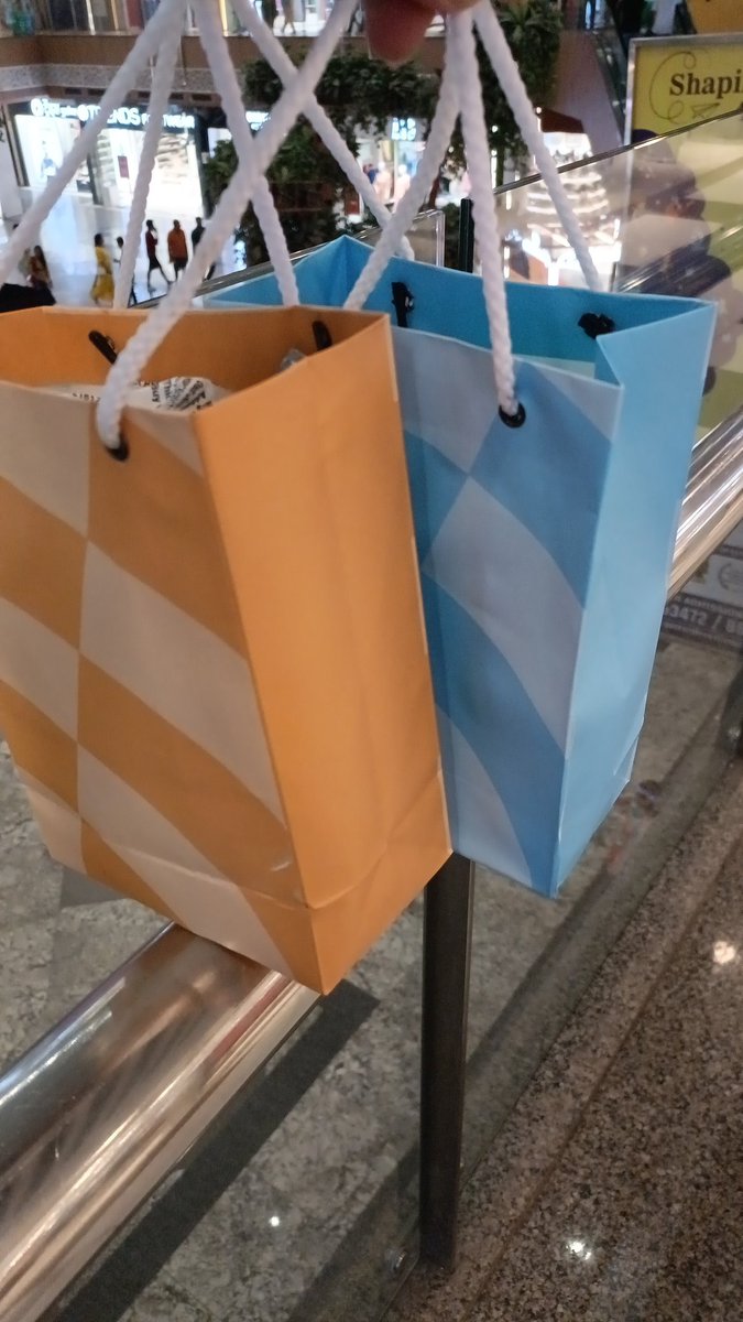 time_yug's tweet photo. @Lenskart_com bought some amazing glasses, somehow I felt so bad in terms of delivery when the team is asking 10 Rs for these poor bags. belive branding and customer centric approach.
charging 10 Rs for this bag feels so bad,  guys add the same in my bills 🙏🏻🙏🏻with your brand. https://t.co/gOqskrF3ZP