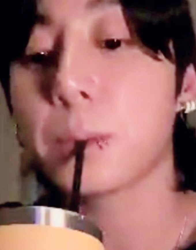 iHoldKoo's tweet photo. 🥤🥤🥤 https://t.co/GSZ8kNozV2