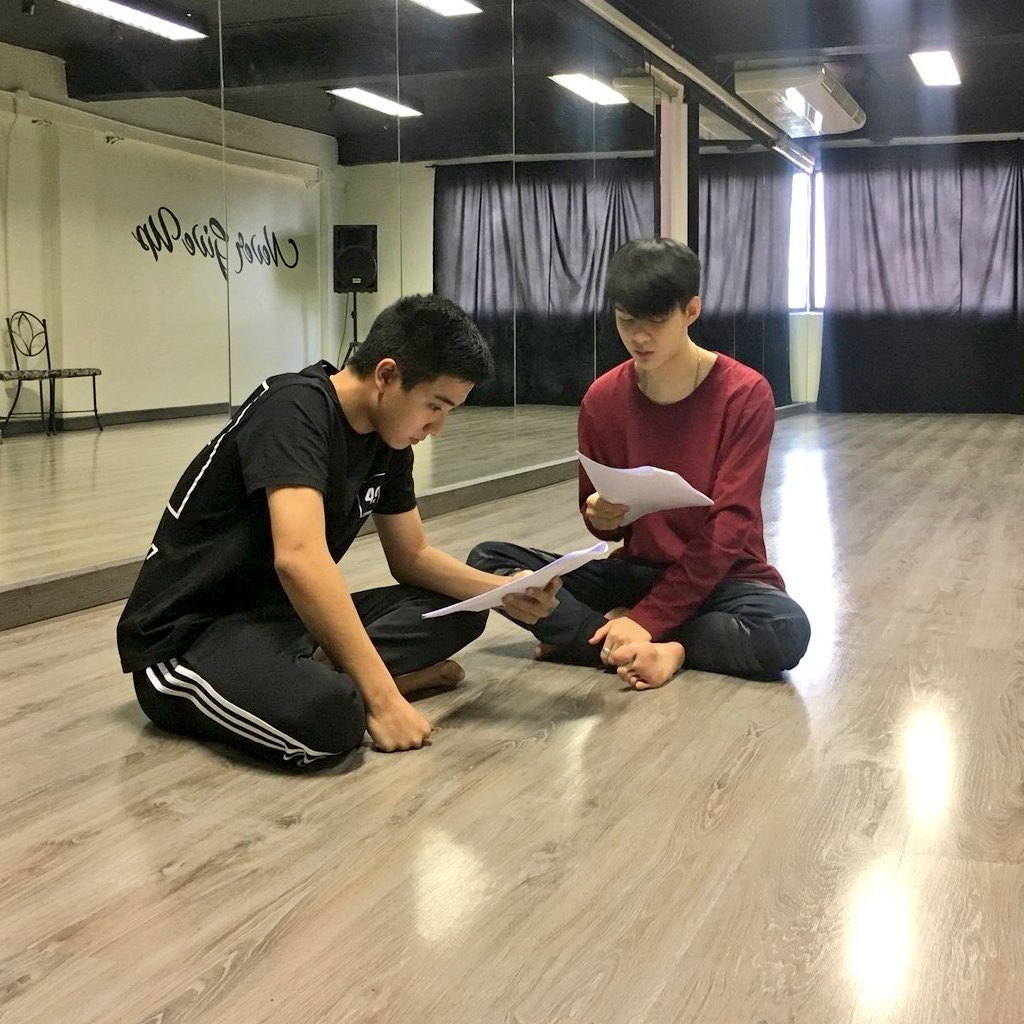 五年 𝐇𝐞𝐥𝐥𝐨 ⸒⸒

#LBCseriesHappy5anniversary
