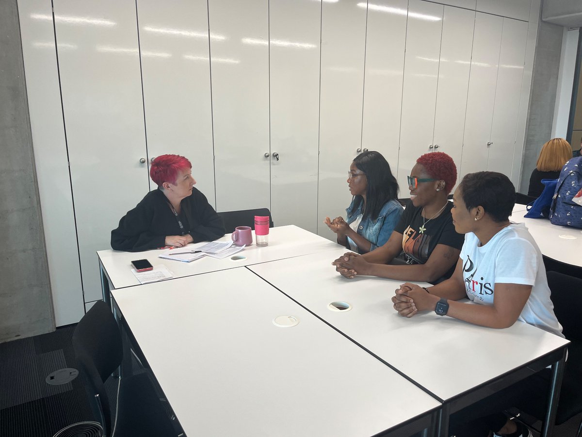 La_ce_Y's tweet photo. “What is the definition of good care to you”
#speedinterviews #mmu #preppingforpractice #MScnurses @KatieHiggins_1 @MMUPreRegNurse1 @neilmmu @MarkHayter1 @MMUPBLTutors https://t.co/nt3EFsKjoI