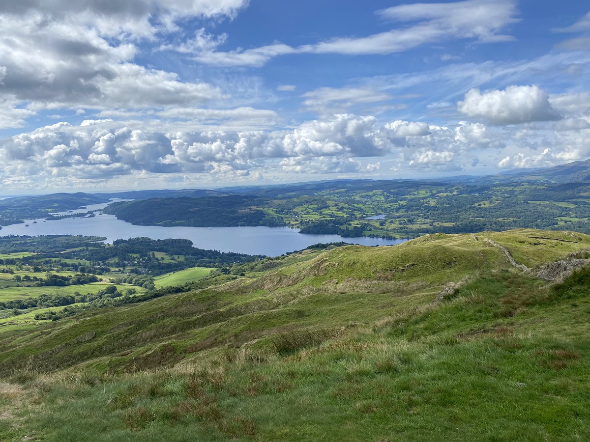 Sheilakit's tweet image. Hike to Wansfell Pike, Troutbeck and circle back to Ambleside #3for3