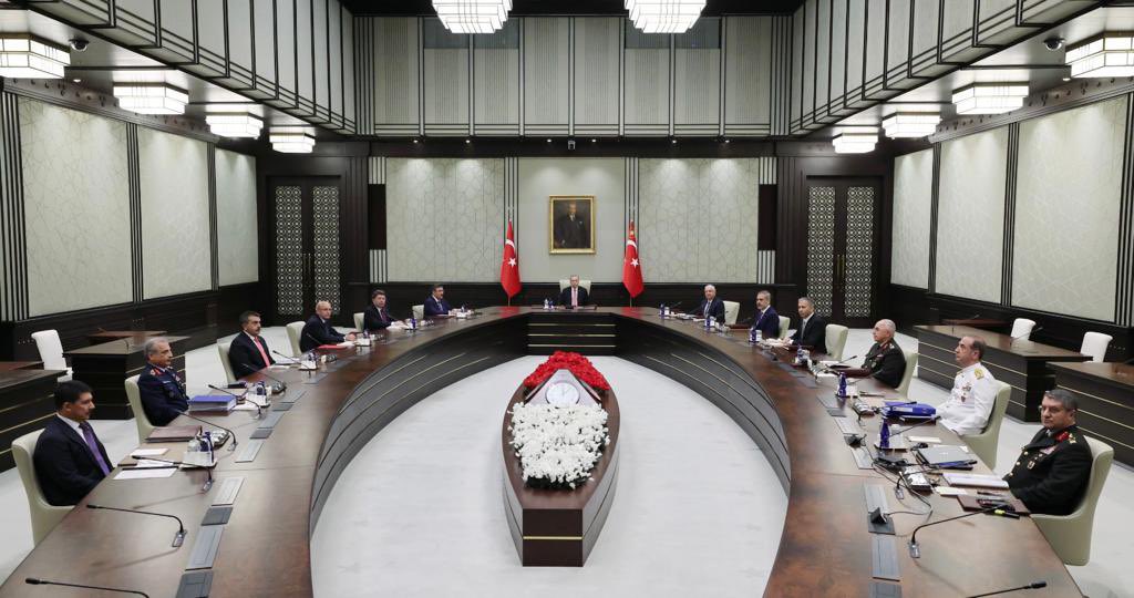 Cumhurbaşkanımız Sayın <a href="/RTErdogan/">Recep Tayyip Erdoğan</a>'ın başkanlığında katıldığımız Yüksek Askeri Şura (YAŞ) toplantısı Anıtkabir ziyareti ile başladı. TSK’nın yeni kadrolarına başarılar diler, YAŞ kararlarının ülkemiz için hayırlara vesile olmasını temenni ederim.