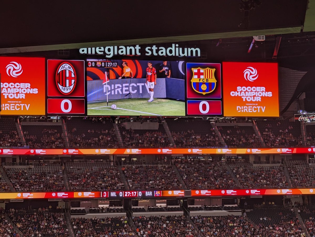 RaymondKramer's tweet photo. Football in #Vegas part 2, 1-0 win #FCBarcelona over #ACMilan, impressive 90 minutes from Tijani Reijnders, and fun to see @DeJongFrenkie21  play... Man, he is good... But should take more shots!
#ACMTour #MilanBarcelona #SempreMilan  @fcbarcelona @acmilan @AZAlkmaar @Raiders https://t.co/umEzJIfYti