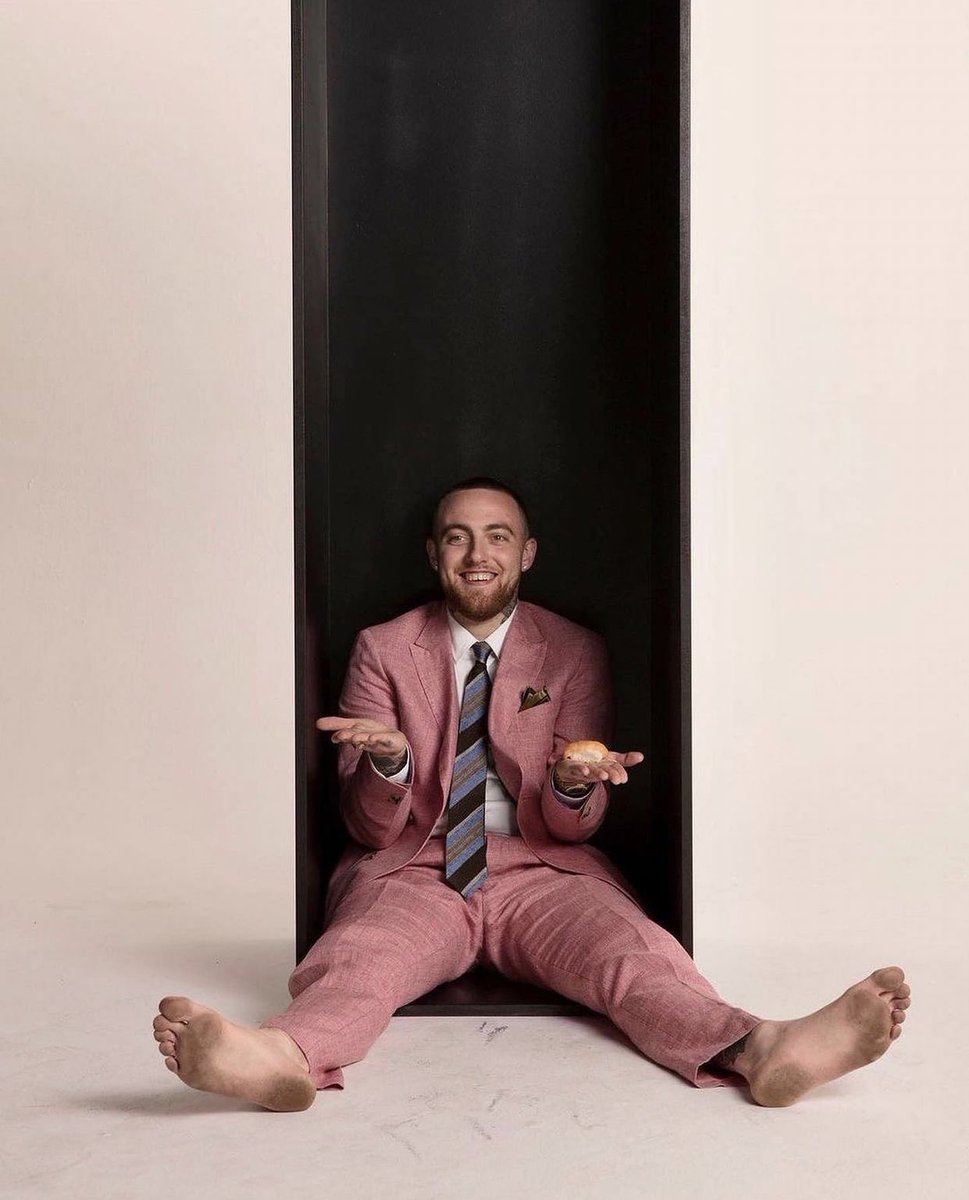 StreetFashion01's tweet photo. Mac Miller released “SWIMMING” 5 Years ago today in 2018🖤 https://t.co/r8nekaVW9a