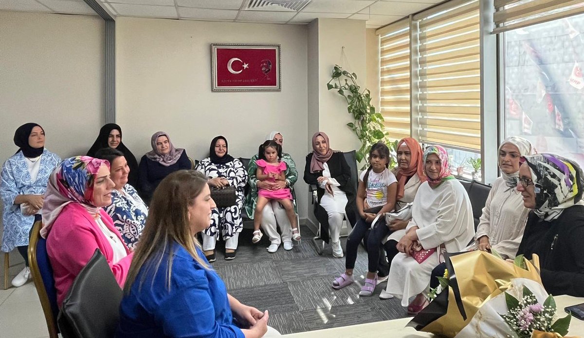 Bir ve beraber olunca çok güzeliz.

Birlikte olduğumuz sürece yükler hafifler, sevinçler çoğalır ve tüm güzellikler paylaşıldıkça artar.

📍Silivri