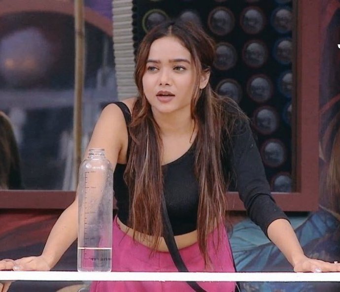 Adey652212's tweet photo. who Is More Pretty 😍

Rt - #ManishaRani 
Like - #JiyaShankar 

#Biggboss #Abhisha #BiggBosaOTT2 #AbhishekMalhan #AbhIya #Jiya #Elvisha #BBOTT2 #Fukrainsaan

RT.                                         Like https://t.co/U3jQQpL2mH