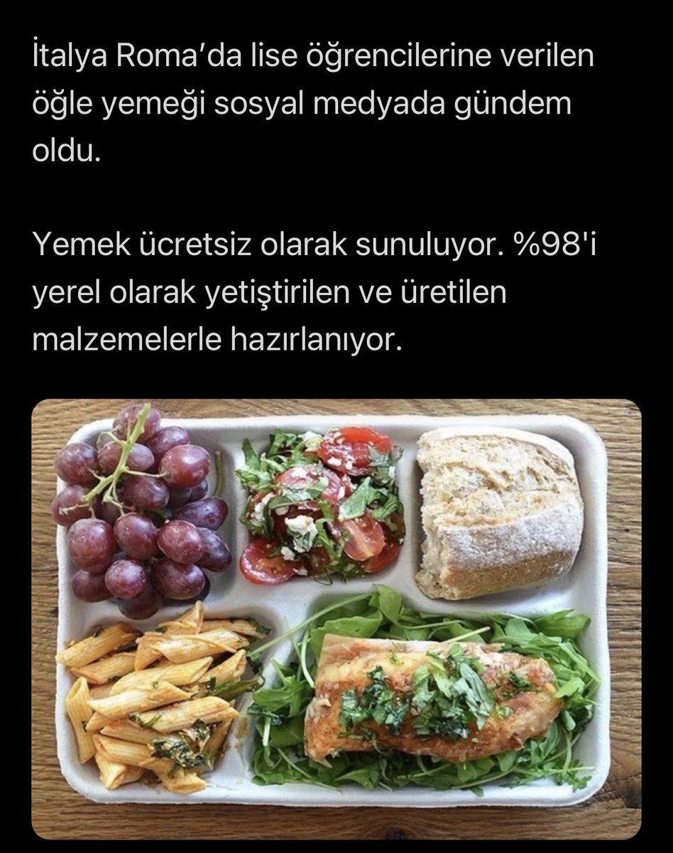 Roma’da lise öğrencilerine verilen öğle yemeğiymiş… Ne kadar güzel bir yemek diye gündem olmuş.! 
O da bir şey mi? Bizim kumanyaların yanından bile geçmez… 
Bizim kumanyalar daha iyi.!