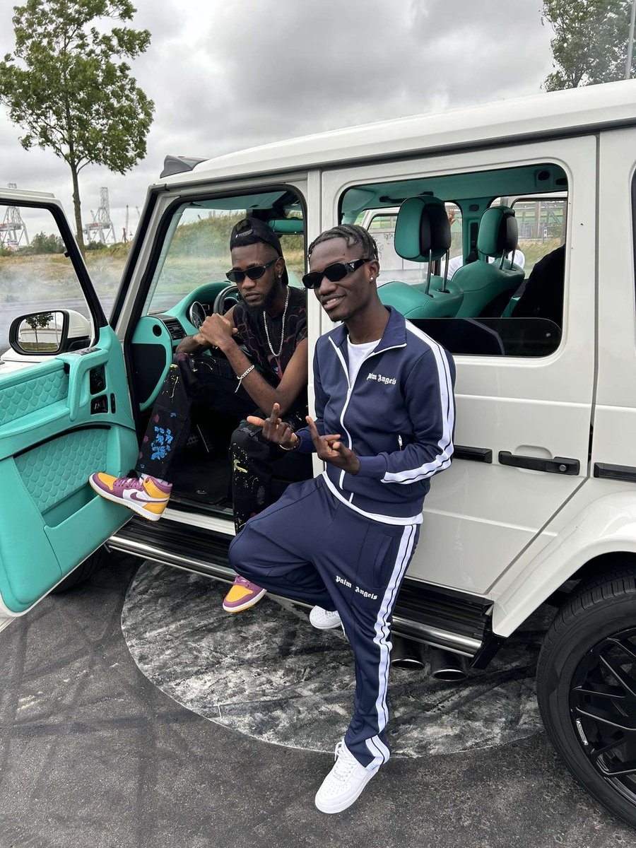 AkatakyieBQ's tweet photo. @Agyeo4real (Enter Pee) &amp; @ypeegh(best rapper) 

New tune cooking  🥘!! Watch this space 🔥🔥🔥 https://t.co/Bohz6nA5YF