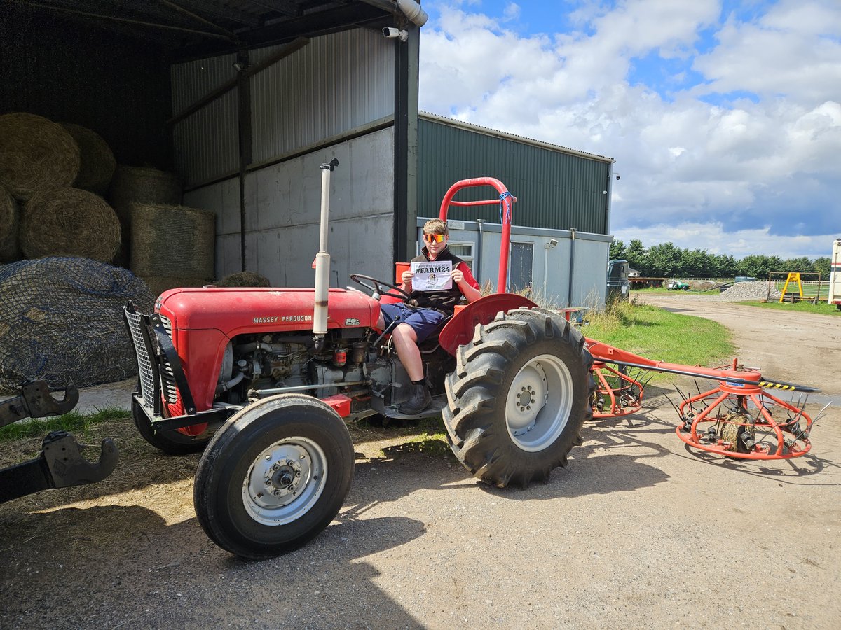 gillymb23's tweet photo. Even got my son George involved in @FarmersGuardian Farm24 campaign-as the future generation of farmers take the reins in an ever evolving agri-industry we're keeping it in the family and George gets to indulge his love of all things tractor!!! @IAgSA_UK @Morrisons @FarmingCAN https://t.co/PPddVEhQ5T
