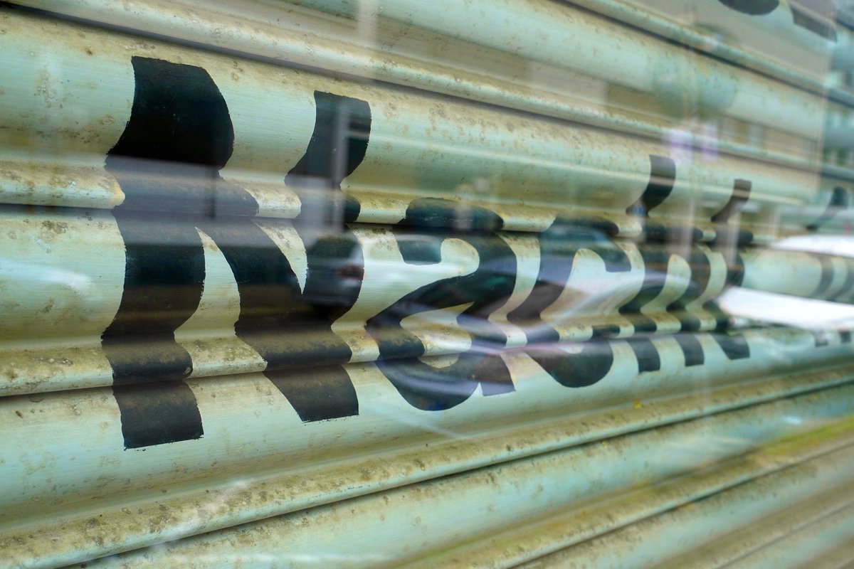 Unfocused_Times's tweet photo. Nacht. #UrbanAesthetics #urbanphotography #streetphotography #typography https://t.co/MDNaR2WiaU