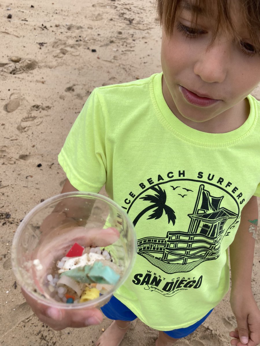 EleFerri's tweet photo. Whilst having fun at the beach🏖️we noticed a lot of #nurdles polluting our beautiful sea! We started collecting them and the photo only shows 5 minutes work!#itstartswithone and all together we can #MakeADifference! @AvonwoodHead @AvonwoodYear6 @AvonwoodYear4 #collectnurdles 🌊 https://t.co/NoYuSjkSKP