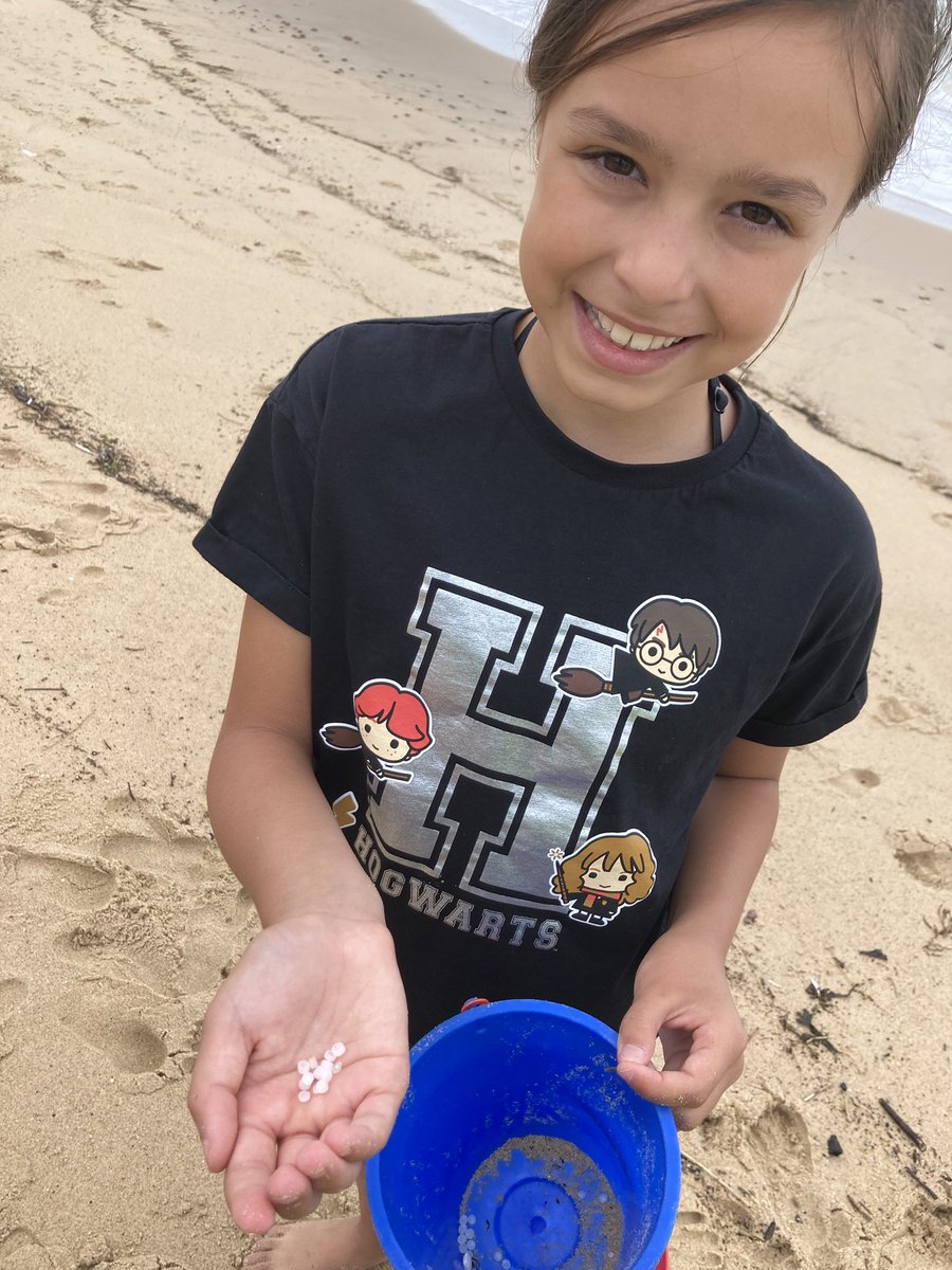 EleFerri's tweet photo. Whilst having fun at the beach🏖️we noticed a lot of #nurdles polluting our beautiful sea! We started collecting them and the photo only shows 5 minutes work!#itstartswithone and all together we can #MakeADifference! @AvonwoodHead @AvonwoodYear6 @AvonwoodYear4 #collectnurdles 🌊 https://t.co/NoYuSjkSKP