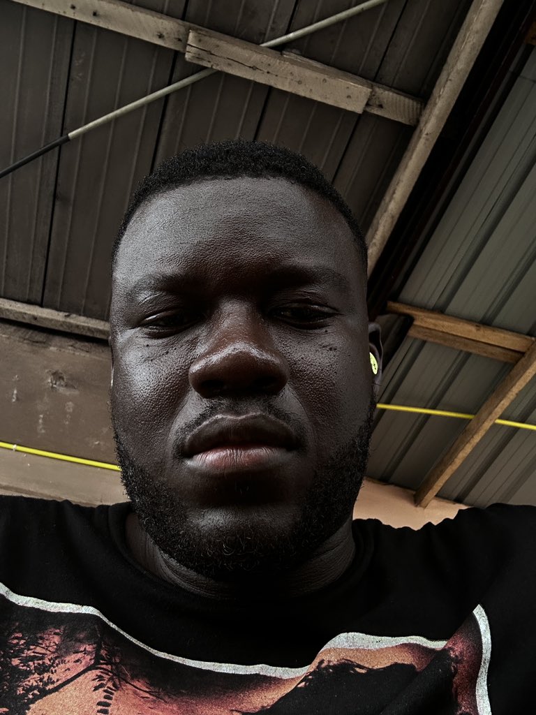 MutomboDaPoet's tweet photo. there is a highlight in the nose. that should tell you something https://t.co/I8vkzjBvb2