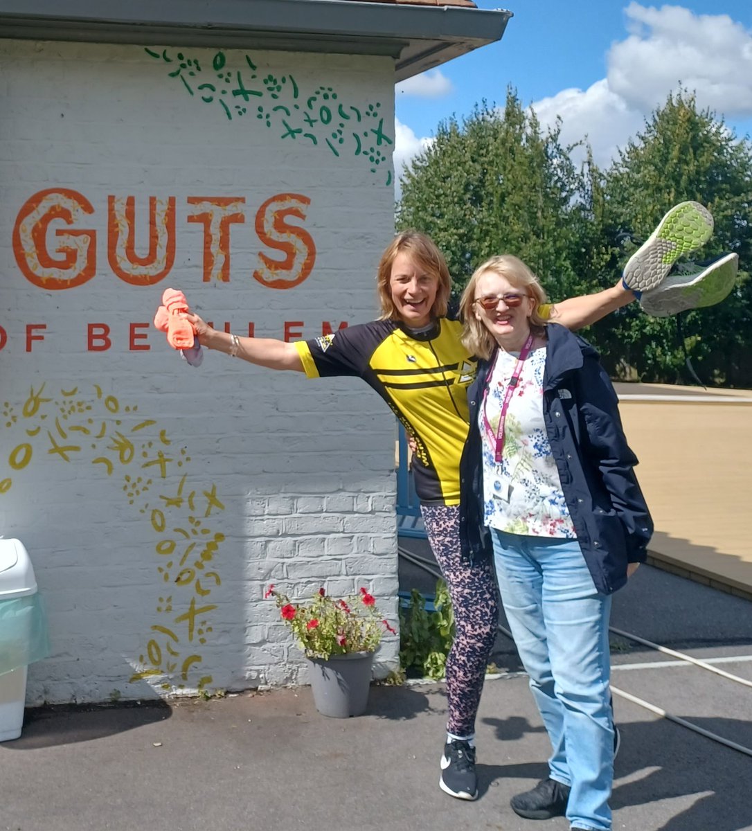 Mary Yates 💙💛 (@maryyatesexslam) on Twitter photo Today I caught up with the inspirational Lisa Williams manager of ADRU <a href="/MaudsleyNHS/">NHS Maudsley</a> to hand over 5 bags of running kit donated by the <a href="/Bethlemparkrun/">BethlemRoyalHospitalparkrun</a> group. Great to hear about how running helps with recovery and also see the new GUTS cafe in action #loveparkrun Today I caught up with the inspirational Lisa Williams manager of ADRU <a href="/MaudsleyNHS/">NHS Maudsley</a> to hand over 5 bags of running kit donated by the <a href="/Bethlemparkrun/">BethlemRoyalHospitalparkrun</a> group. Great to hear about how running helps with recovery and also see the new GUTS cafe in action #loveparkrun