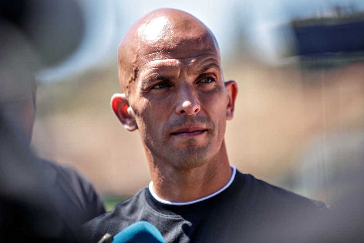 Luís Godinho: "Tal como um avançado pode ter um mau desempenho, o árbitro também. Somos humanos e questões de interpretação nunca vão desaparecer do futebol. O meu sucesso é que ninguém fale de mim a seguir ao jogo. Nem pelo meu cabelo, pelos olhos, nada. Nós queremos passar ao