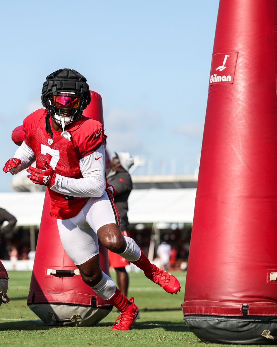 Buccaneers's tweet image. #ShaqAttack on the prowl 🦈