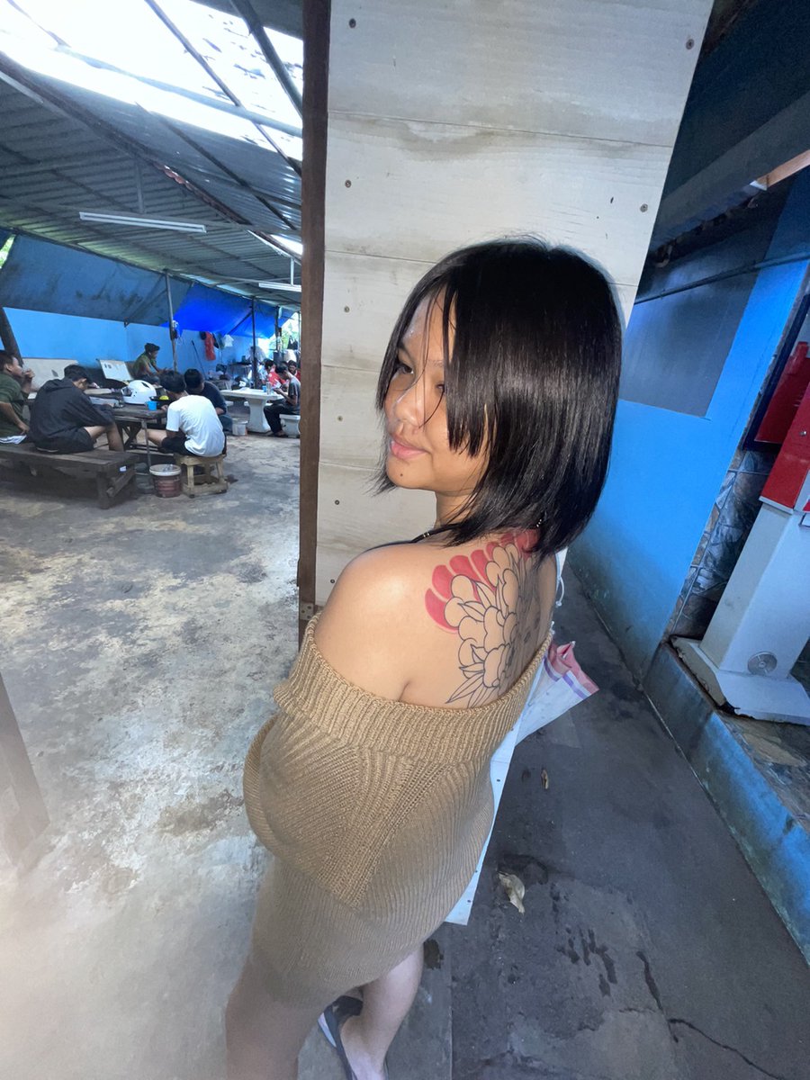 xarinalum8's tweet photo. I'm 17 years old #มหาชัย #สมุทรสาคร #สมุทรปราการ #สมุทรสงคราม #นครปฐม https://t.co/8MUgZHPKEn
