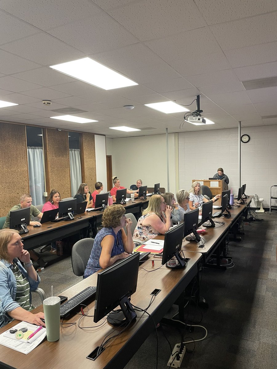 SteveKlotz's tweet image. The core of MR2 hard at work learning a new Student Information Software.   These folks do great work! #spoofhoundpride