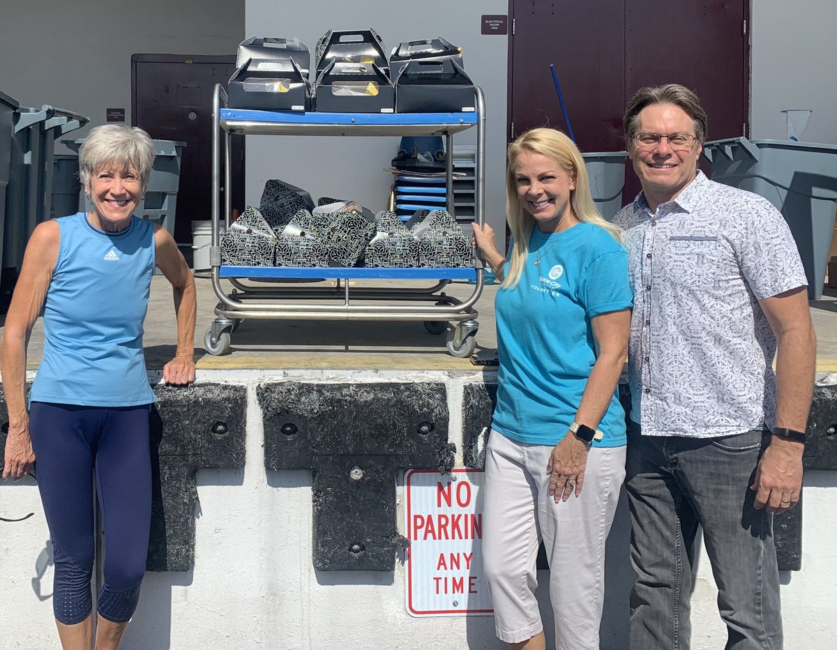 GraceCityChurc3's tweet image. Grace City Church was able to show their love and appreciation for Tarpon Springs Middle School by providing over 70 lunches to their teachers and staff today!! Thankful for this relationship! Praying for this new school year!! #GCC #TSMS