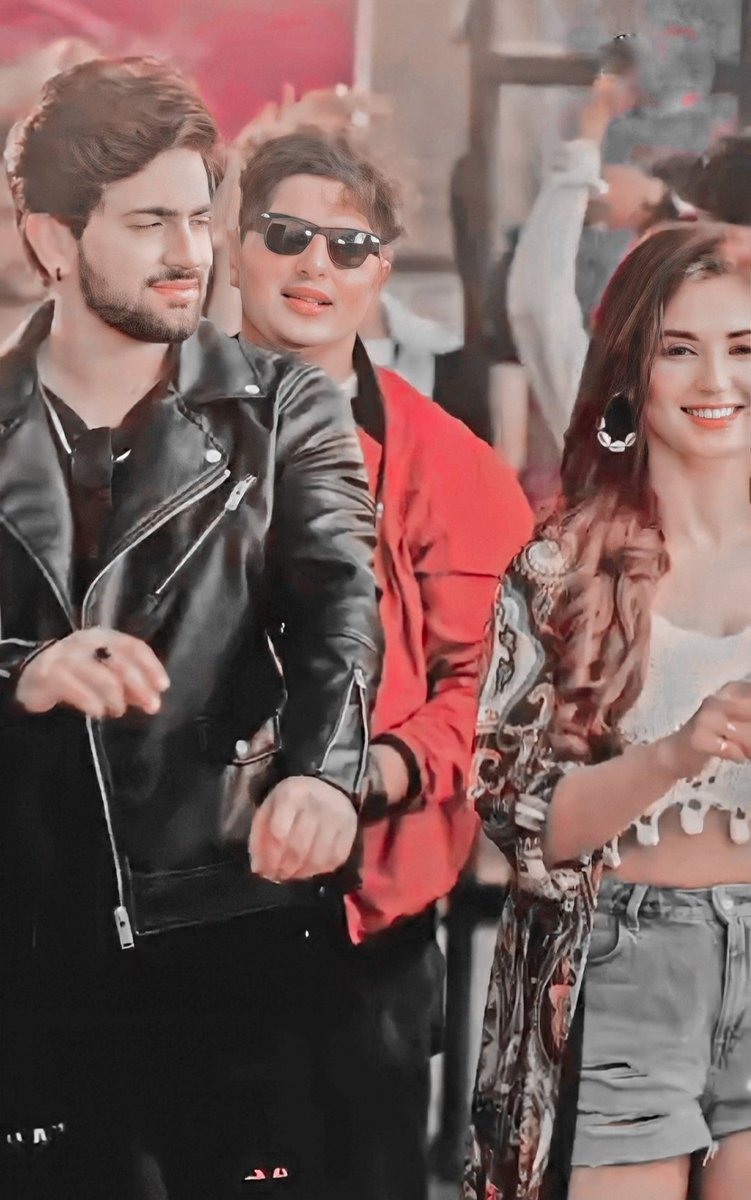 Both are so adorable .
So excited and waiting 
#iktaraouttomorrow