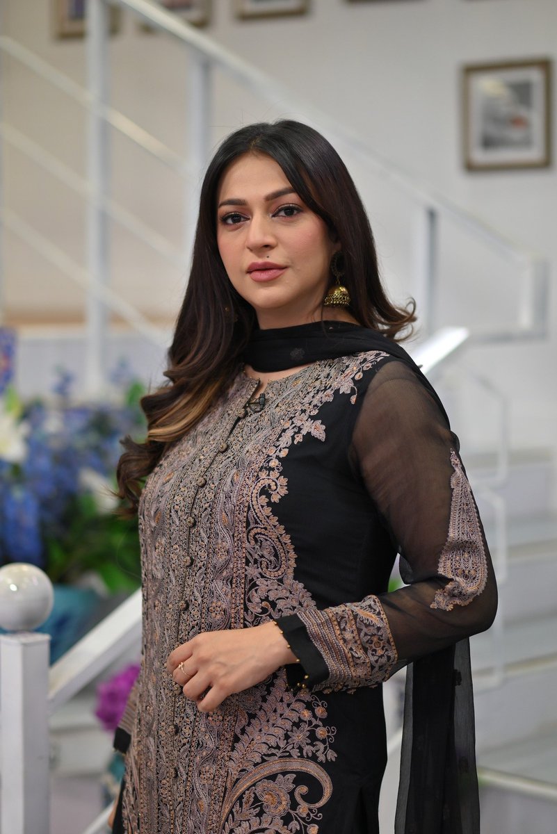 #HibaAli from Drama Serial 'Mayi Ri' Cast Special Show on #GoodMorningPakistan