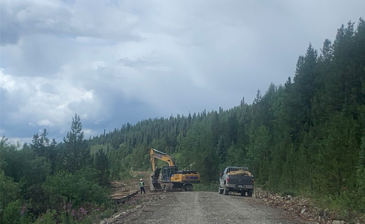 Benchmark's crew doing roadwork at the Lawyers project for our 20,000 metre mineral expansion drill program. ⚒️

Learn more 👉 bit.ly/3rTvheO
TSX-V: $BNCH | OTCQX: $BNCHF | WKN: A2JM2X
#Gold #GoldMining #MiningStocks #PreciousMetals