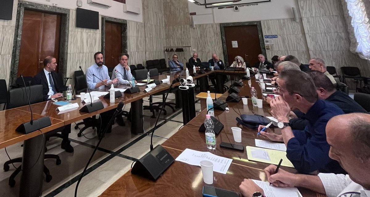 Legacoop Produzione e Servizi (@legacooppes) on Twitter photo Al Tavolo Sicurezza Privata a <a href="/MinLavoro/">Ministero Lavoro</a>, convocato dal Sottosegretario di Stato #Durigon, ribadita da #ASSIV <a href="/LegacoopPeS/">Legacoop Produzione e Servizi</a> <a href="/ConfcoopLavoro/">Conf Lavoro e Servizi</a> disponibilità al lavoro congiunto per garantire rispetto #CCNL e retribuzione equa, ma serve intervento del Governo
🔎lps.coop/vigilanza-priv… Al Tavolo Sicurezza Privata a <a href="/MinLavoro/">Ministero Lavoro</a>, convocato dal Sottosegretario di Stato #Durigon, ribadita da #ASSIV <a href="/LegacoopPeS/">Legacoop Produzione e Servizi</a> <a href="/ConfcoopLavoro/">Conf Lavoro e Servizi</a> disponibilità al lavoro congiunto per garantire rispetto #CCNL e retribuzione equa, ma serve intervento del Governo
🔎lps.coop/vigilanza-priv…