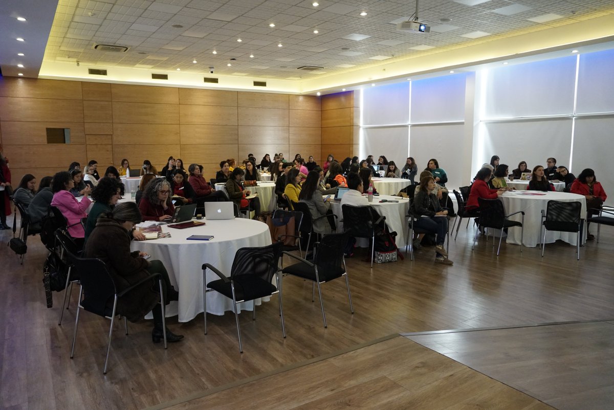 UAinvestigacion's tweet photo. 💯¡Ayer fue un día de avances en ciencia!

🫱🏼‍🫲🏽En la @autonomadechile, el @min_ciencia y los equipos InES Género de las universidades, dialogaron para promover la igualdad de género en CTCI

💡Además, @AnidInforma lideró una jornada  sobre brechas de género en proyectos SPI-Fondecy https://t.co/zjQCeyLvy0