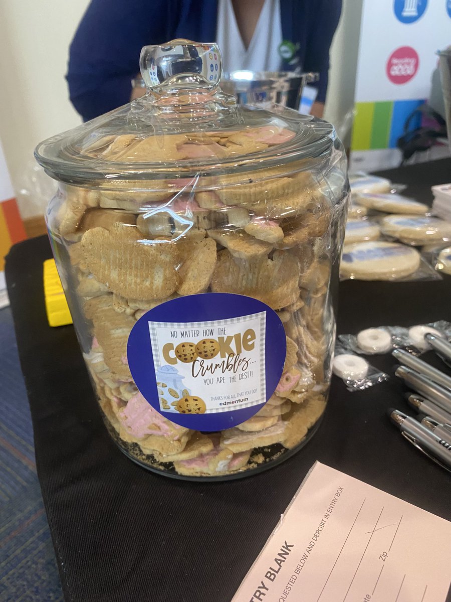 Cyndi_Chancery's tweet photo. How many cookies are in the Cookie Jar? We have a winner! Having fun at the Back To School Conference @JEFCOED 
@rockford1975 @EdmentumGulf 
@LeslieCRichard2 @edmentum @orush2 https://t.co/1GdrvtfxSy