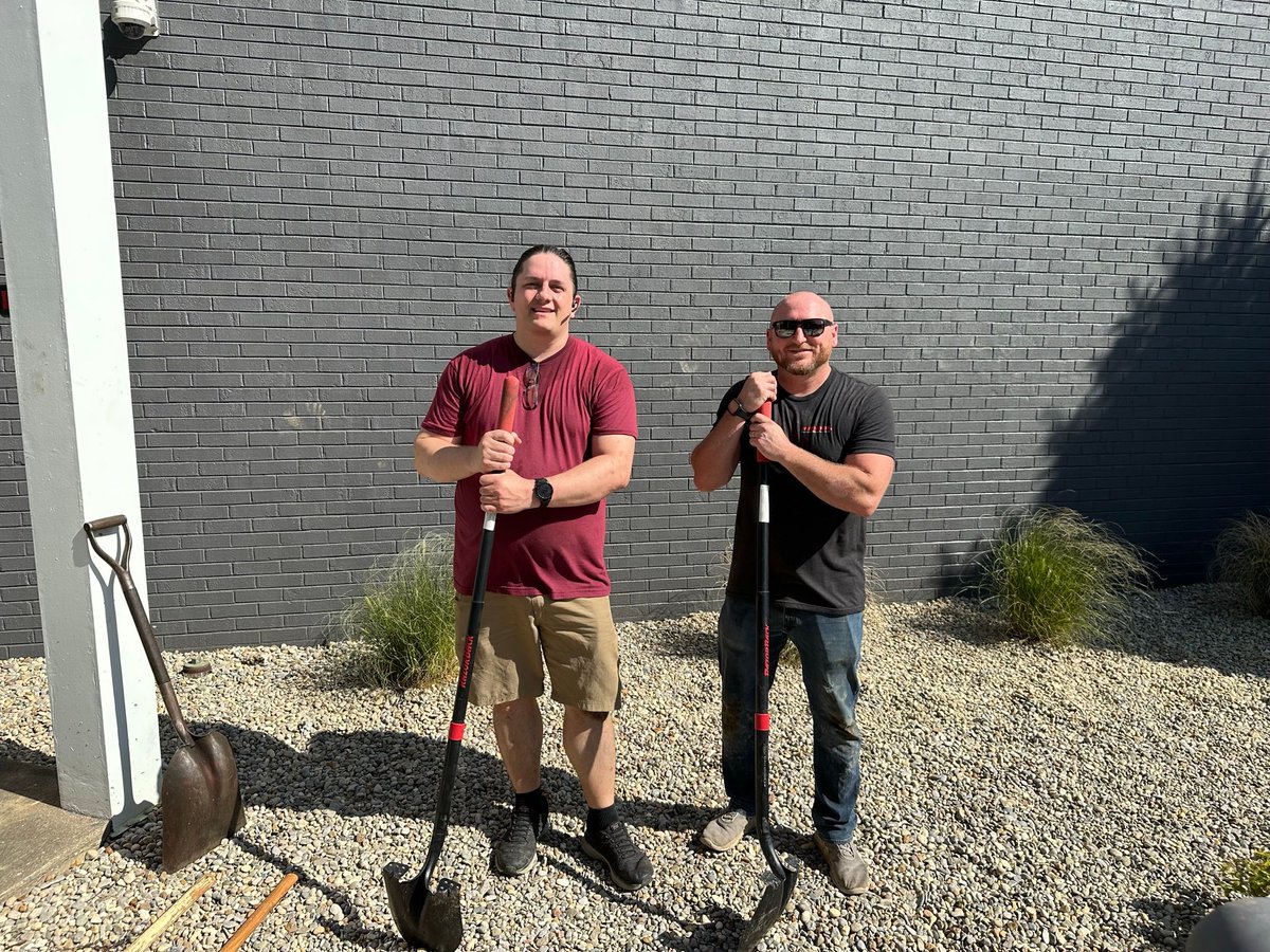Hamilton_Caster's tweet photo. Hamilton Caster's Summer Cookout and Campus Clean-Up Day was a blast! Thanks to everyone who came out to enjoy the cookout and help clean up our campus! ๐๐๐
#HamiltonCaster #SummerCookout #CampusCleanUp https://t.co/t9wQgyjDHE