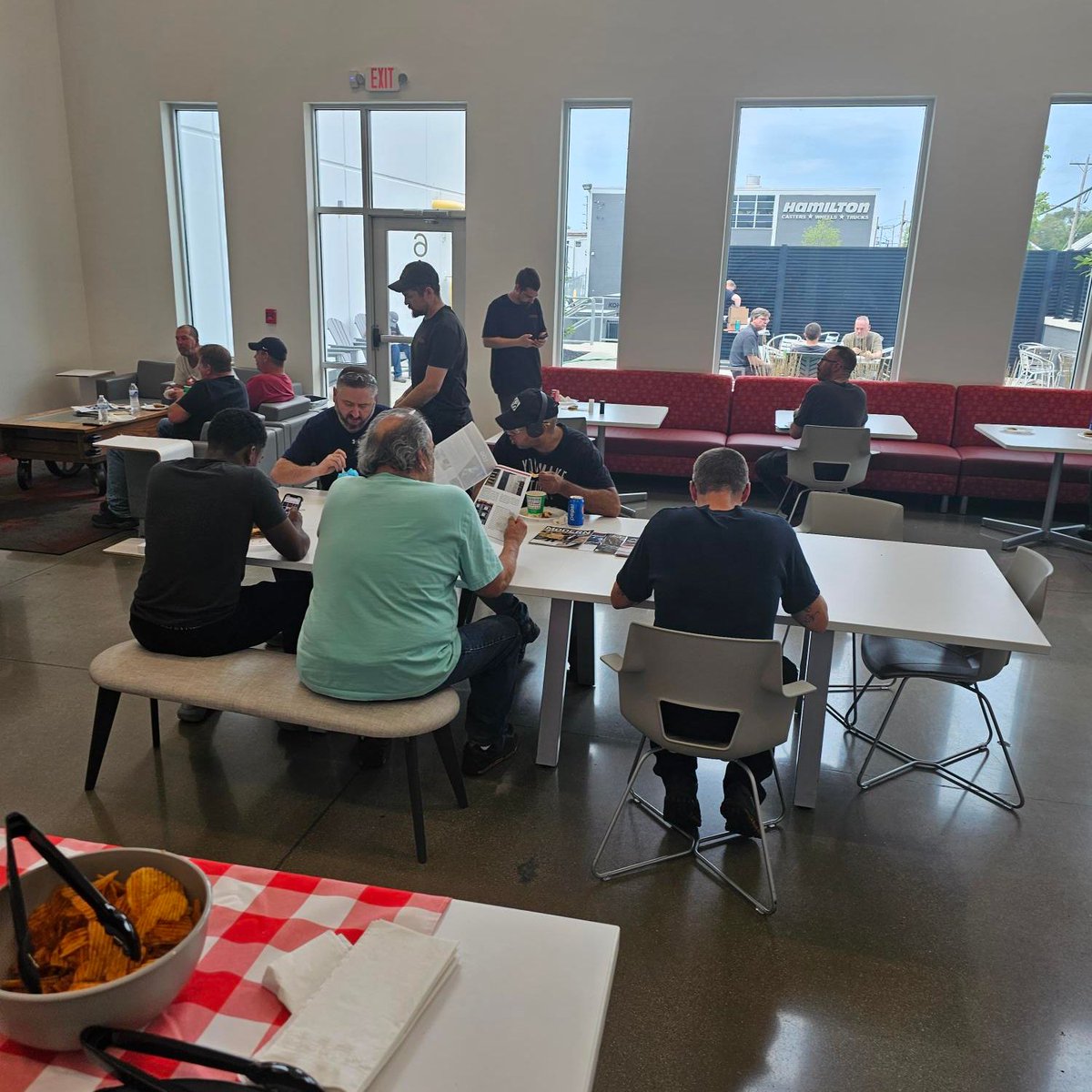 Hamilton_Caster's tweet photo. Hamilton Caster's Summer Cookout and Campus Clean-Up Day was a blast! Thanks to everyone who came out to enjoy the cookout and help clean up our campus! ๐๐๐
#HamiltonCaster #SummerCookout #CampusCleanUp https://t.co/t9wQgyjDHE