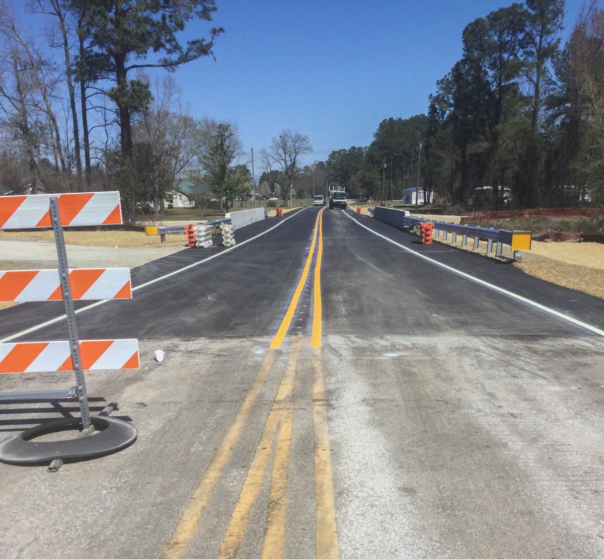 NCDOT_Fayville's tweet image. An NCDOT contractor will be replacing the West Second Street bridge in downtown #Lumberton.
Details ➡️ bit.ly/3s0LcI0