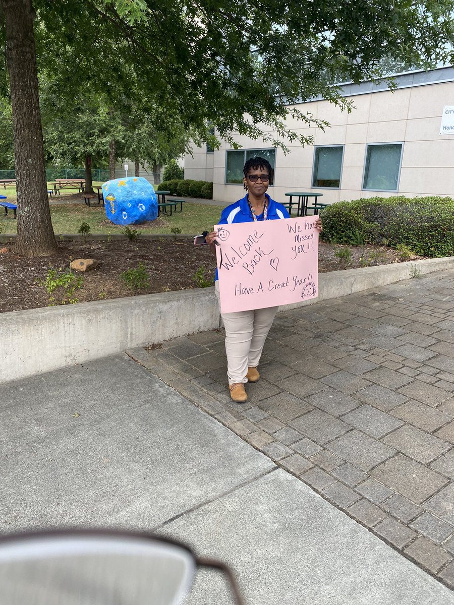 cityofmedicine's tweet photo. We’re back!!!😁
This morning, CMA Staff welcomed students back for an amazing school year! https://t.co/8xMuawvxdo