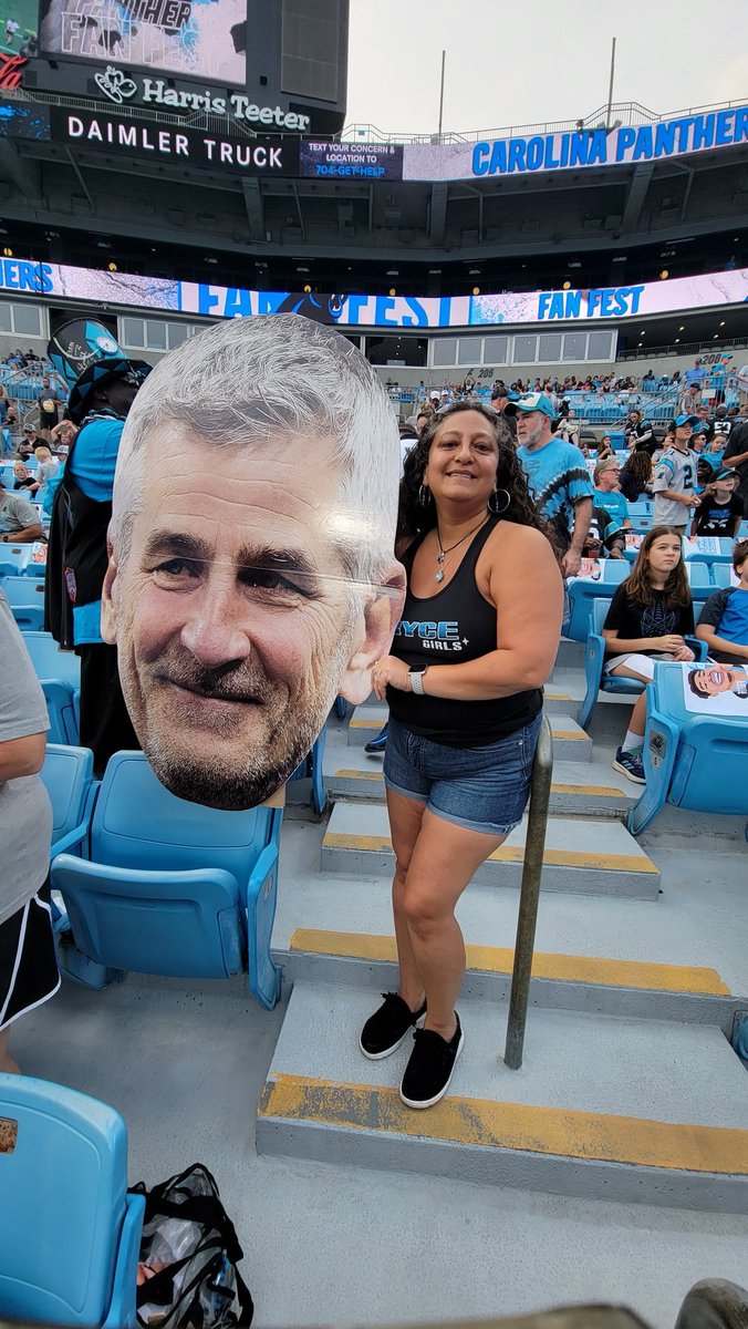 PanthersBoricua's tweet image. Had a blast last night at Fan Fest!! The Roaring Riot section never disappoints! @1NikkiAnn3 @BSBoze #KeepPounding #RoaringRiot #DoYouRiot #ChangeTheCulture