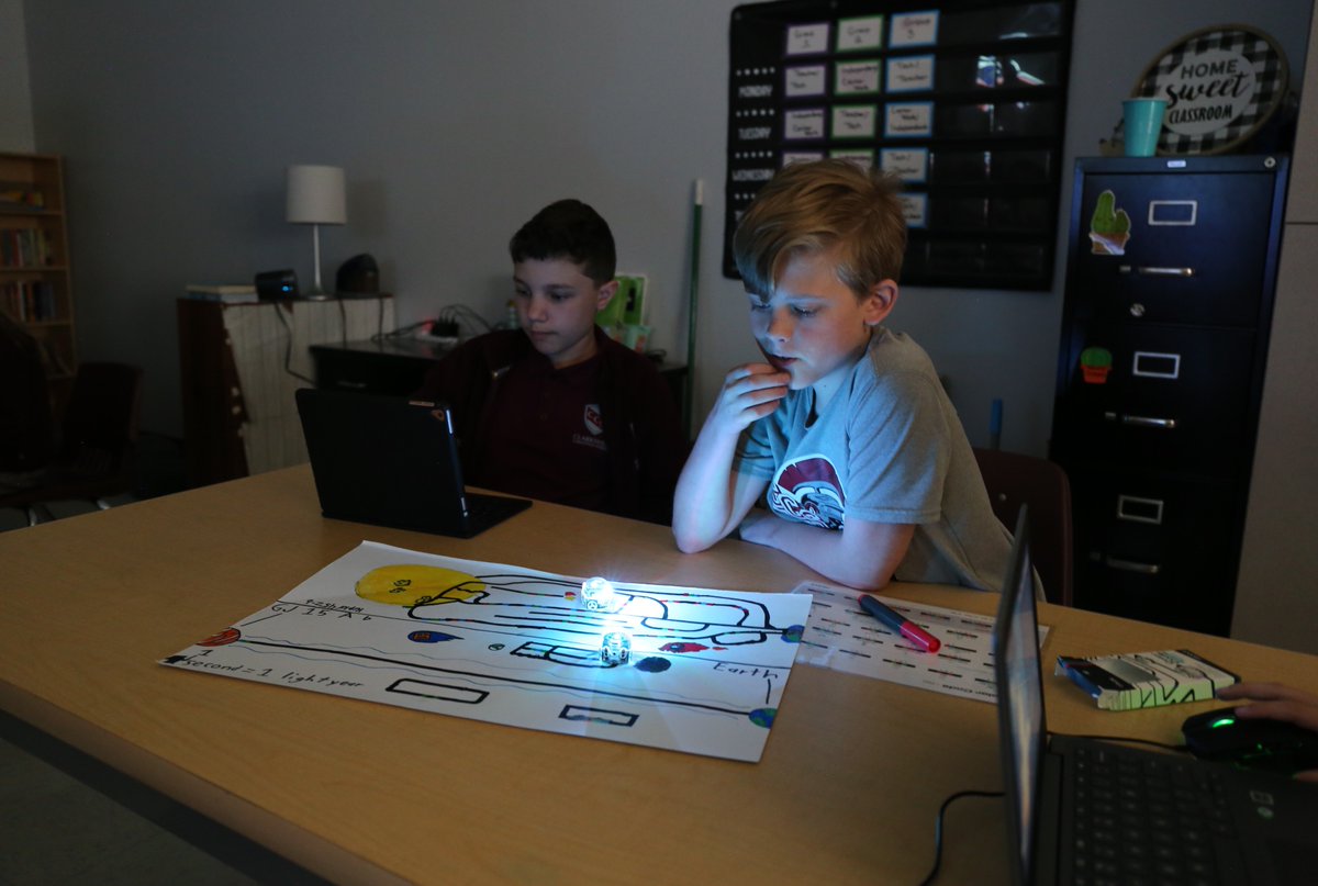 TVAnews's tweet photo. Calling all teachers! Our STEM Classroom grants are back! Submit project ideas in the areas of science, technology, engineering, and math for a chance to earn a grant for up to $5,000. Applications are open and close on September 15. Apply now: https://t.co/FLp6rw9h7o #TVASTEM https://t.co/ixWWmAIrjD