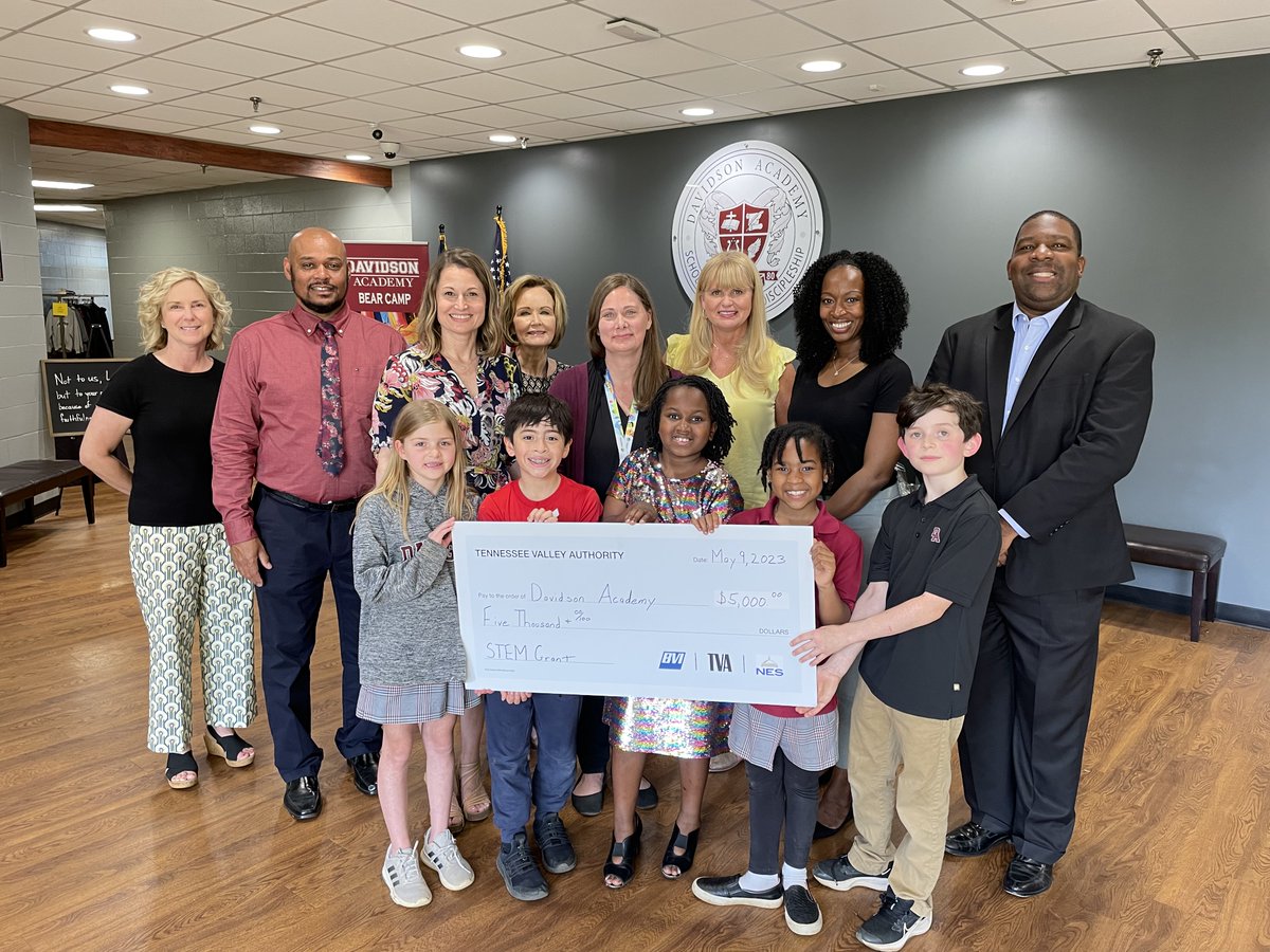 TVAnews's tweet photo. Calling all teachers! Our STEM Classroom grants are back! Submit project ideas in the areas of science, technology, engineering, and math for a chance to earn a grant for up to $5,000. Applications are open and close on September 15. Apply now: https://t.co/FLp6rw9h7o #TVASTEM https://t.co/ixWWmAIrjD